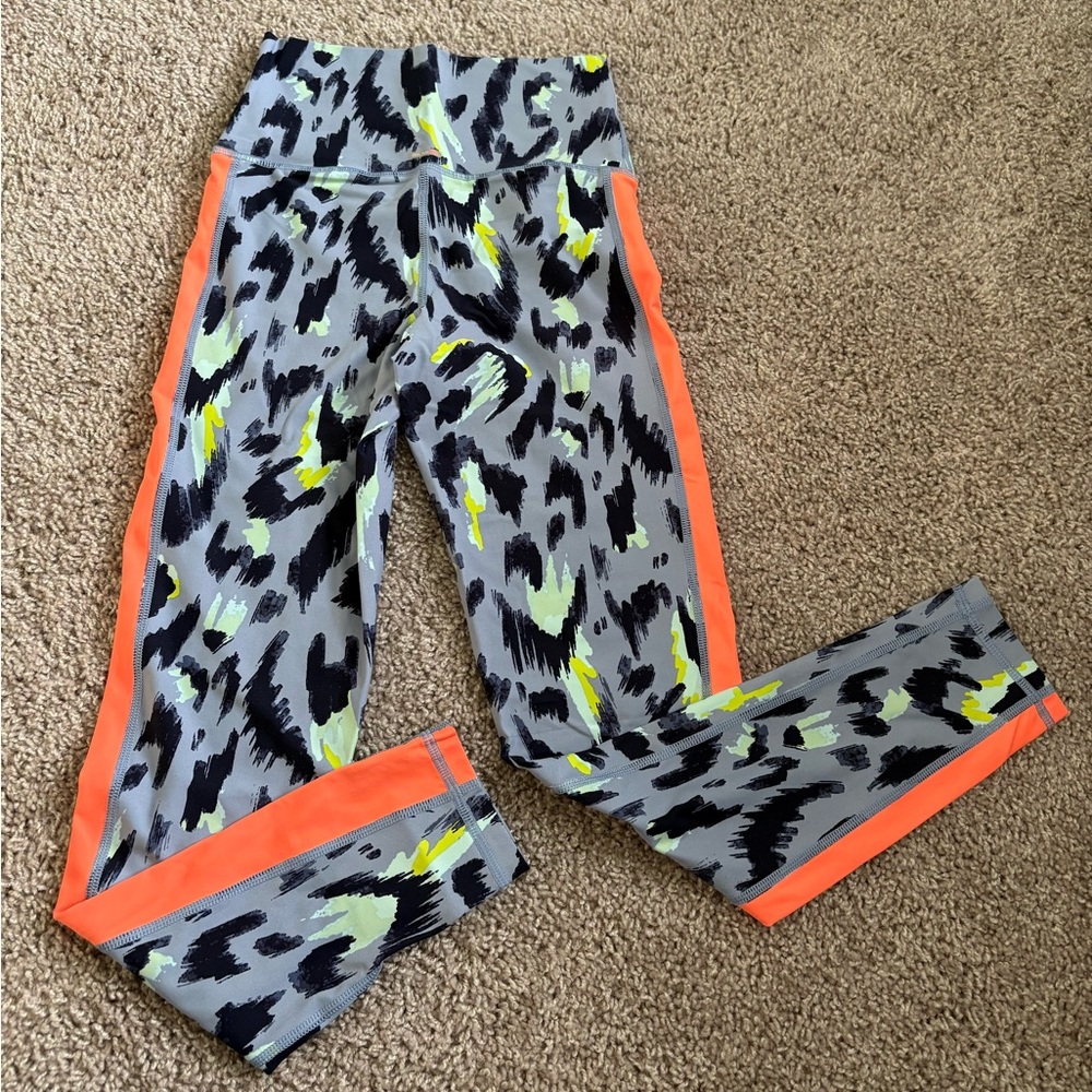 Aerie Chill Play Move High Rise Leopard Leggings - Picture 4 of 5
